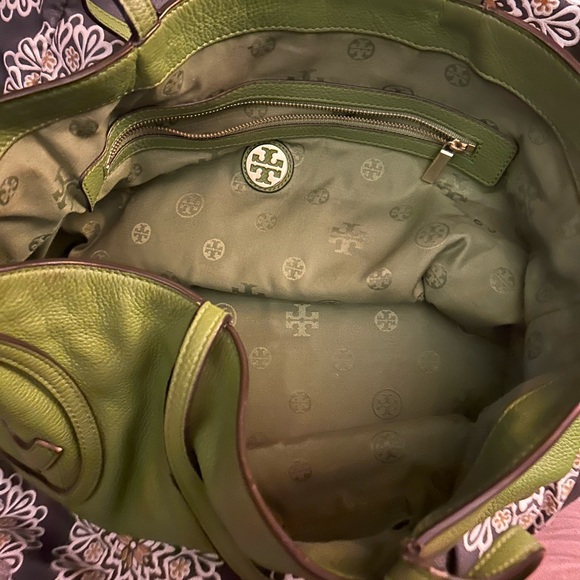 Tory Burch leather soft leather tote - Picture 6 of 10